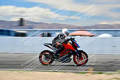 media/Mar-25-2024-Moto Forza (Mon) [[8d4319bd68]]/4-Novice Group/Session 4 Front Straight Speed Pans/